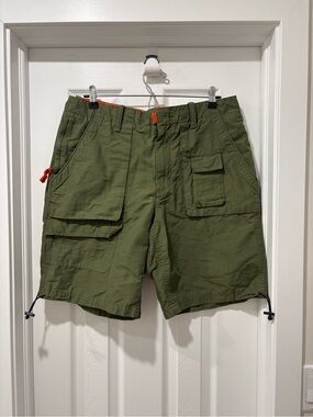 Vintage the gap Men's Olive Utility Cargo Shorts size 33 Y2K
